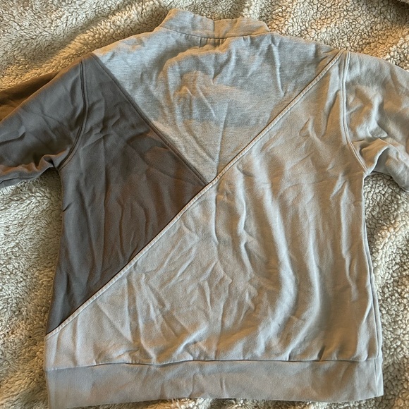 Gray Color Block Sweatshirt - Picture 4 of 4